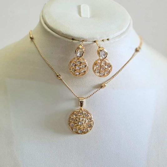 Gold Pami Kundan Pendant Set