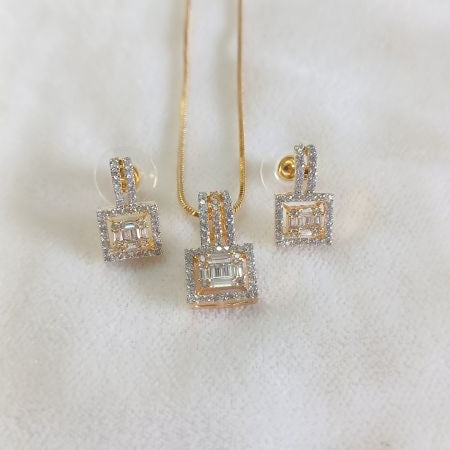 Gold Zinia Diamond Pendant Set