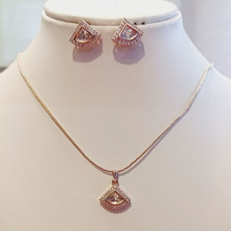 Gold Bawari Kundan Pendant Set