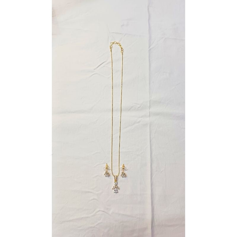 Gold Bhoomi Diamond Pendant Set