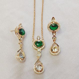 Green Prapti Kundan Pendant Set