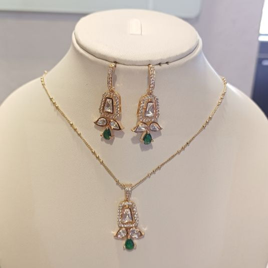 Green Pranvi Kundan Pendant Set