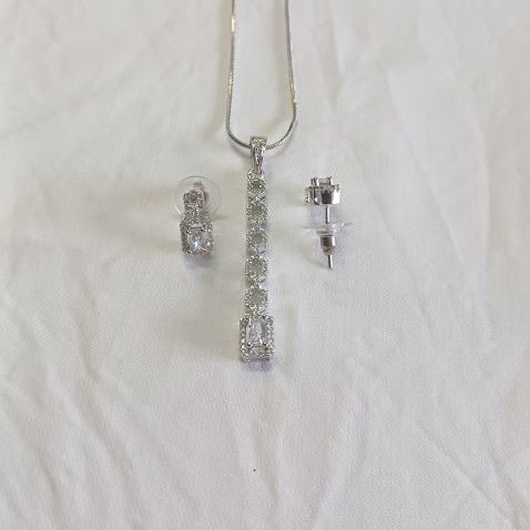 Silver Kayra Diamond Pendant Set