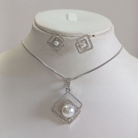 American Diamond Silver Vayda Pendant Set