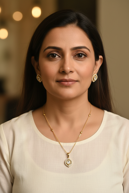 Gold Aadira Kundan Pendant Set