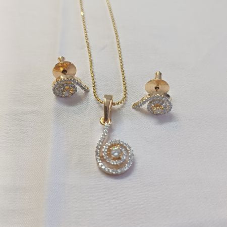 Gold Aditri Diamond Pendant Set