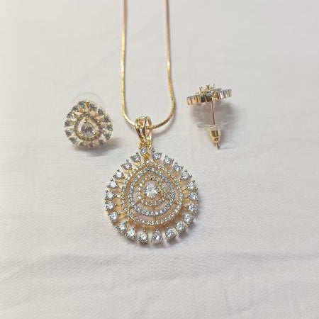 Gold Amra Diamond Pendant Set