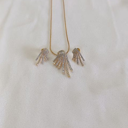 Gold Anai Diamond Pendant Set