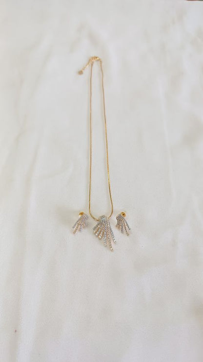 Gold Anai Diamond Pendant Set