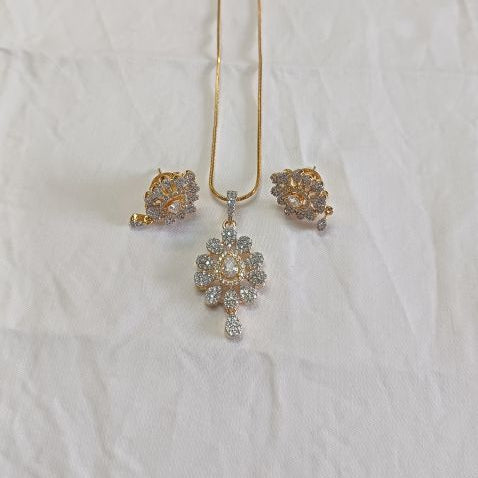 Gold Anyla Diamond Pendant Set