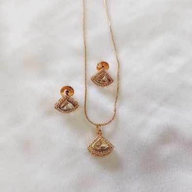 Kundan Bawari Pendant Set with American Diamond lining and similar Earrings