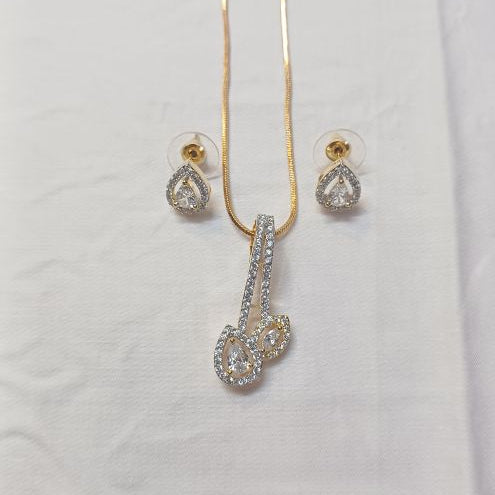 Gold Bharti Diamond Pendant Set