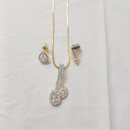 Gold Bharti Diamond Pendant Set