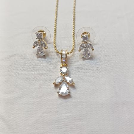 Gold Bhoomi Diamond Pendant Set