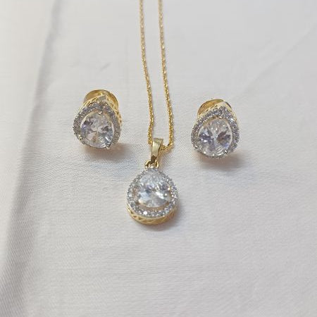 Gold Chakor Diamond Pendant Set