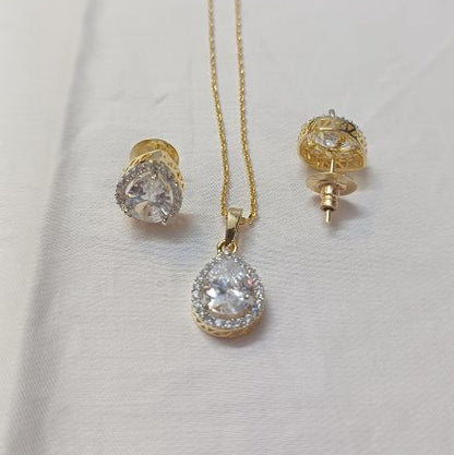 Gold Chakor Diamond Pendant Set