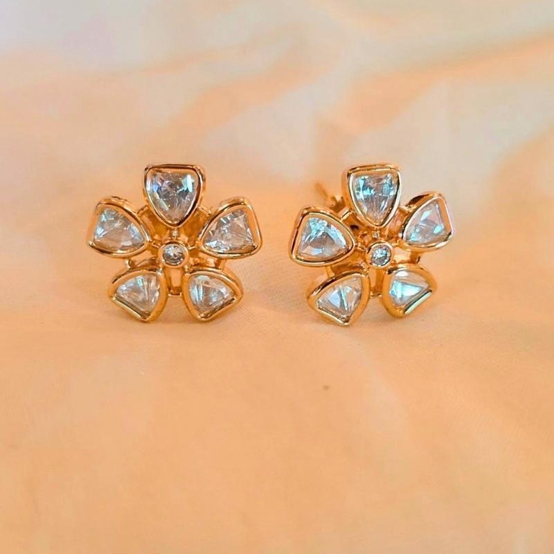 Gold Charvi Kundan Studs
