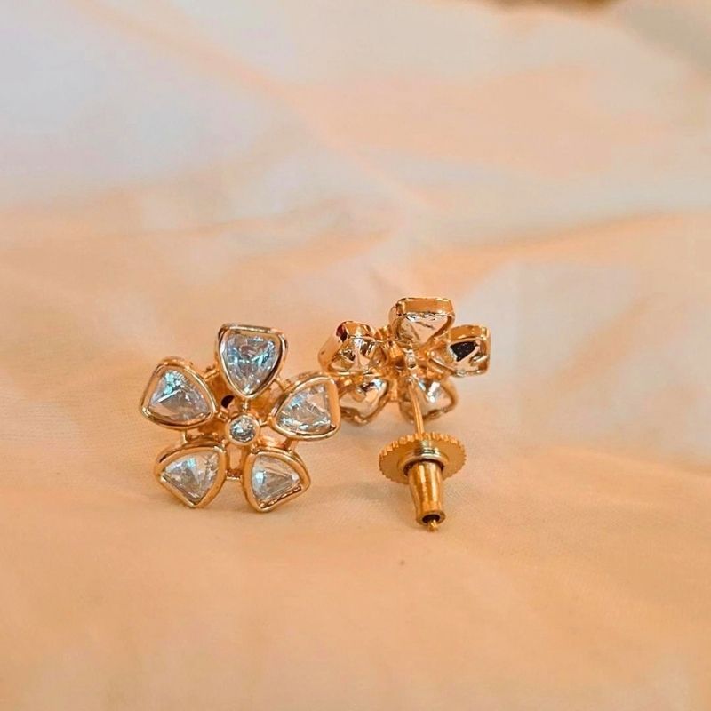 Gold Charvi Kundan Studs
