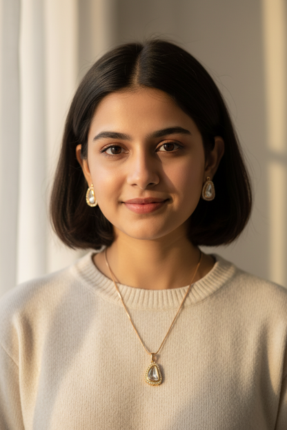 Gold Dea Kundan Pendant Set