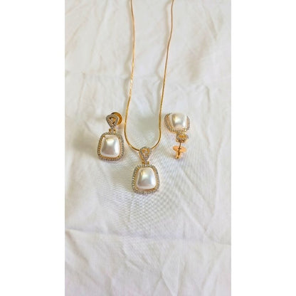 Gold Diva Diamond Pendant Set