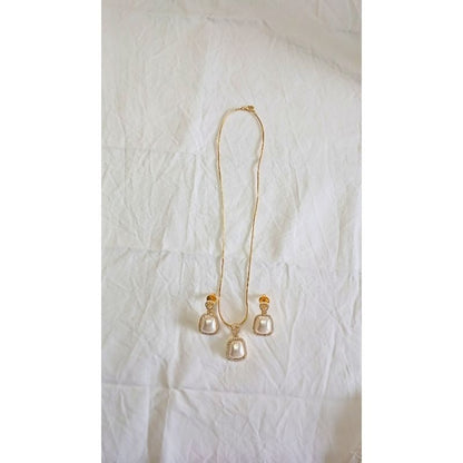 Gold Diva Diamond Pendant Set