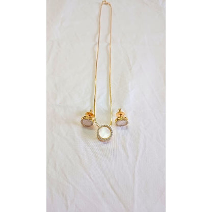 Gold Durva Diamond Pendant Set