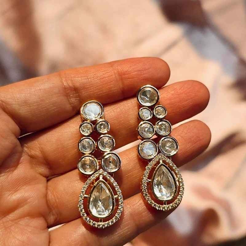 Gold Ekani Kundan Dangler