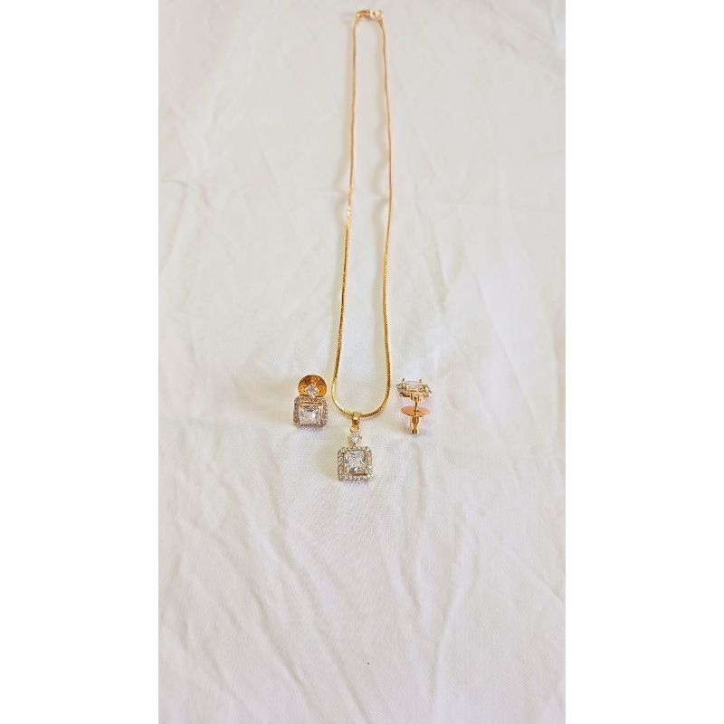 Gold Ekavali Diamond Pendant Set