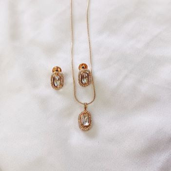 Kundan Elna Pendant set with American Diamond Lining