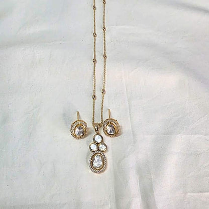 Gold Eshika Kundan Pendant Set