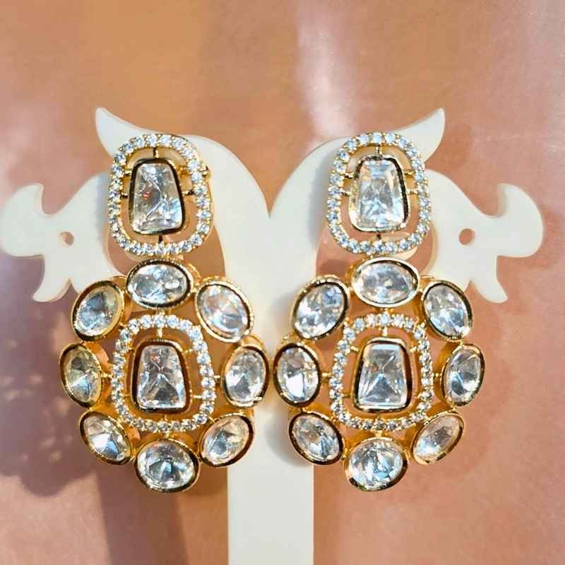 Gold Eshwari Kundan Dangler