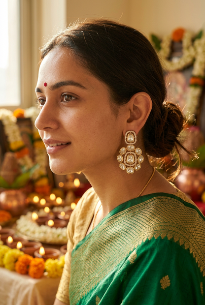 Gold Eshwari Kundan Dangler
