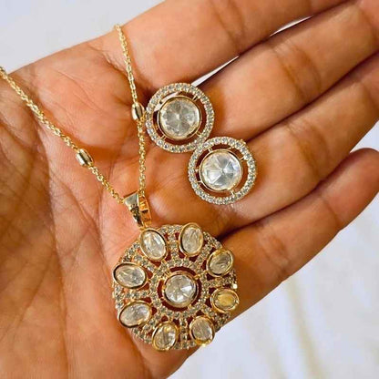 Gold Gamini Kundan Pendant Set