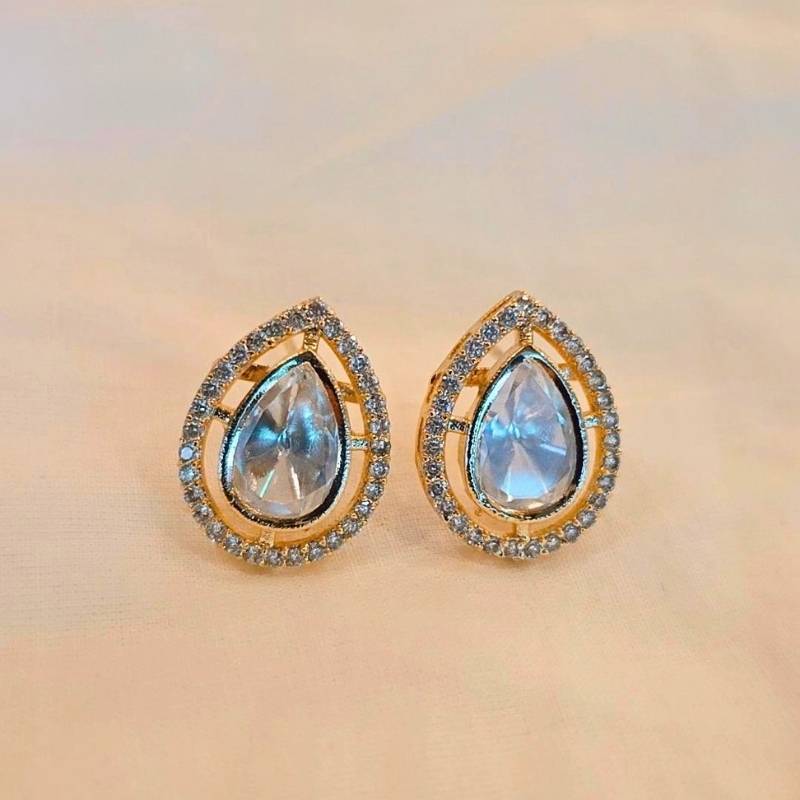 Gold Heeya Kundan Studs