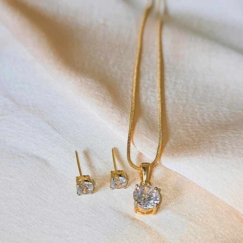Gold Irya Diamond Pendant Set
