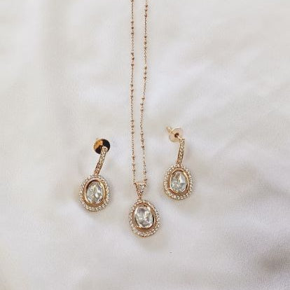 Gold Jaina Kundan Pendant Set