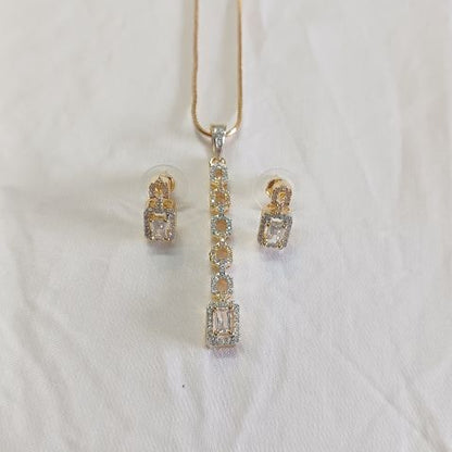 Gold Kayra Diamond Pendant Set