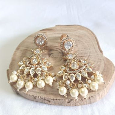 Gold Nihan Kundan Dangle