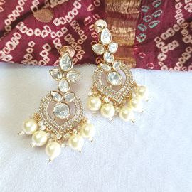 Gold Parisa Kundan Dangler