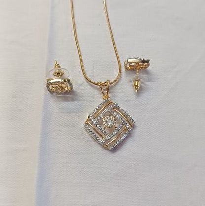 Gold Riddhi Diamond Pendant Set