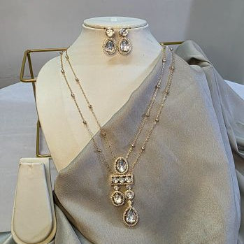 Gold Sitara Kundan Pendant Set