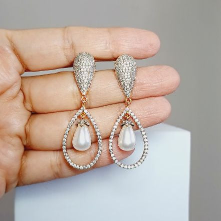 Gold Udaya Dangler