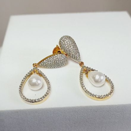 Gold Udaya Dangler
