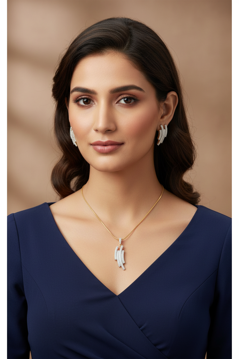 Gold Yuni Diamond Pendant Set