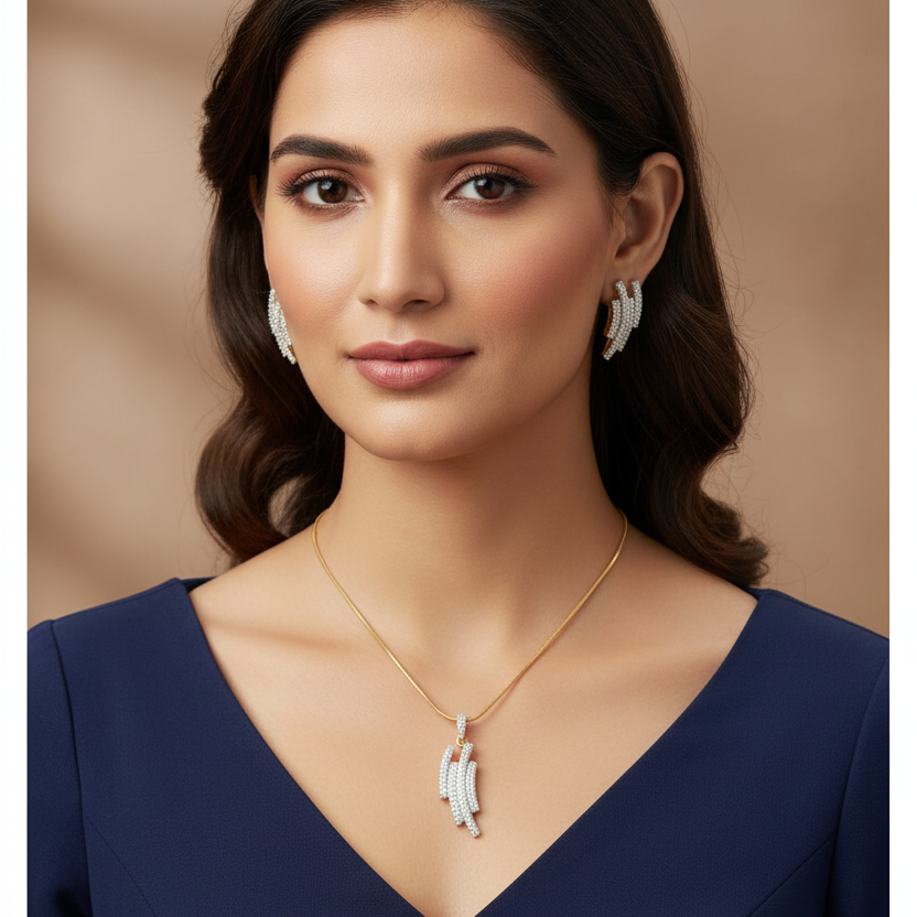 Gold Yuni Diamond Pendant Set