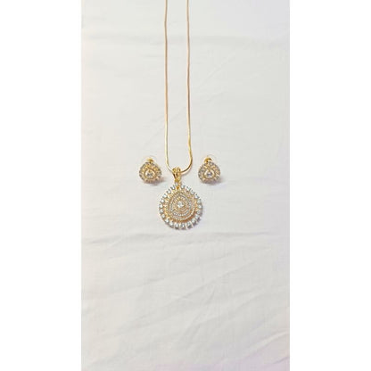 Gold Amra Diamond Pendant Set