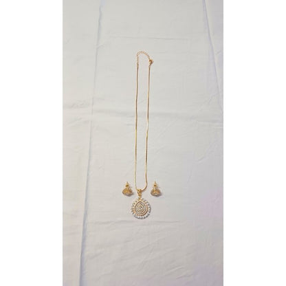 Gold Amra Diamond Pendant Set