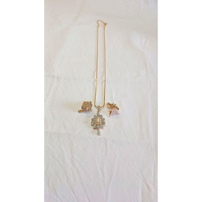 Gold Anyla Diamond Pendant Set