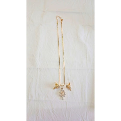 Gold Anyla Diamond Pendant Set