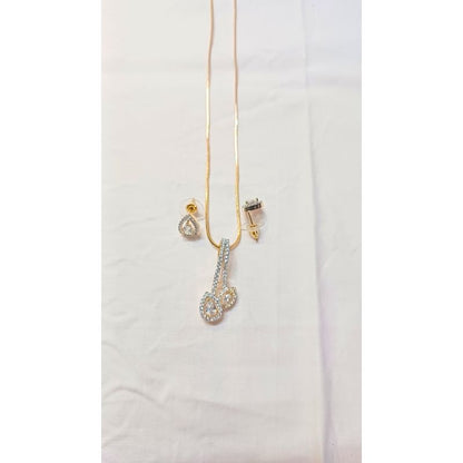 Gold Bharti Diamond Pendant Set